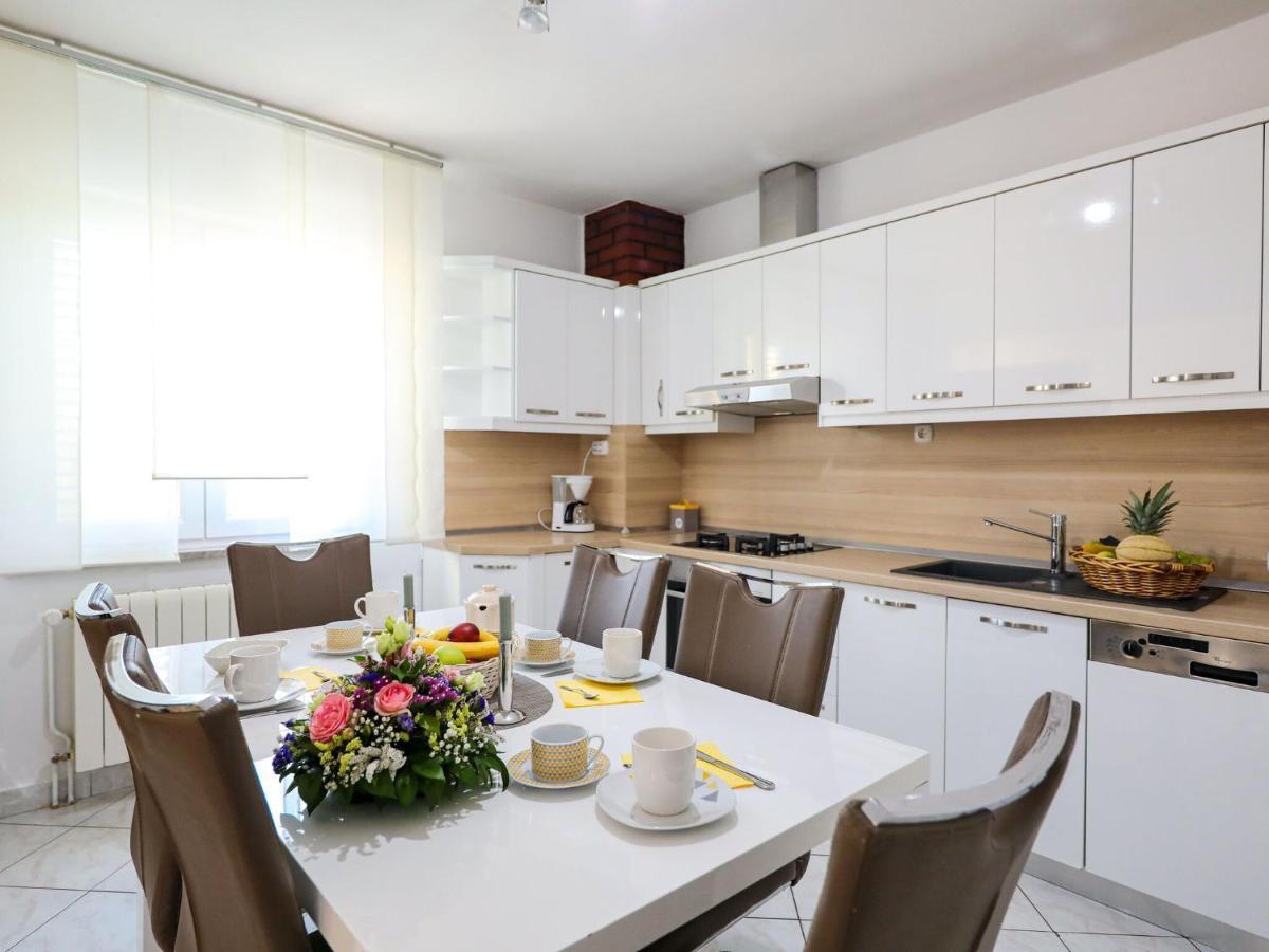 Lovely Holiday Home In Policnik With Private Pool Экстерьер фото