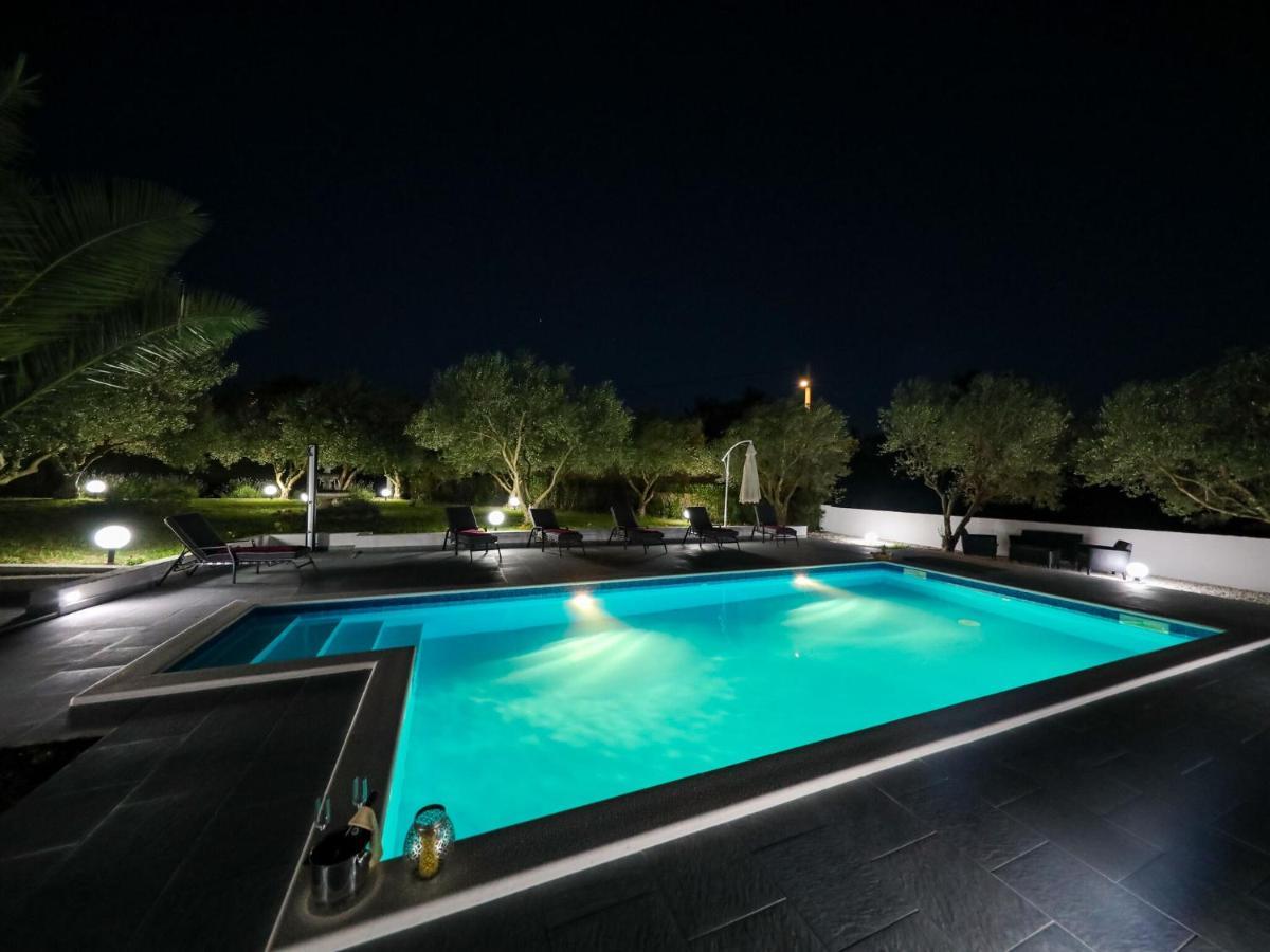 Lovely Holiday Home In Policnik With Private Pool Экстерьер фото
