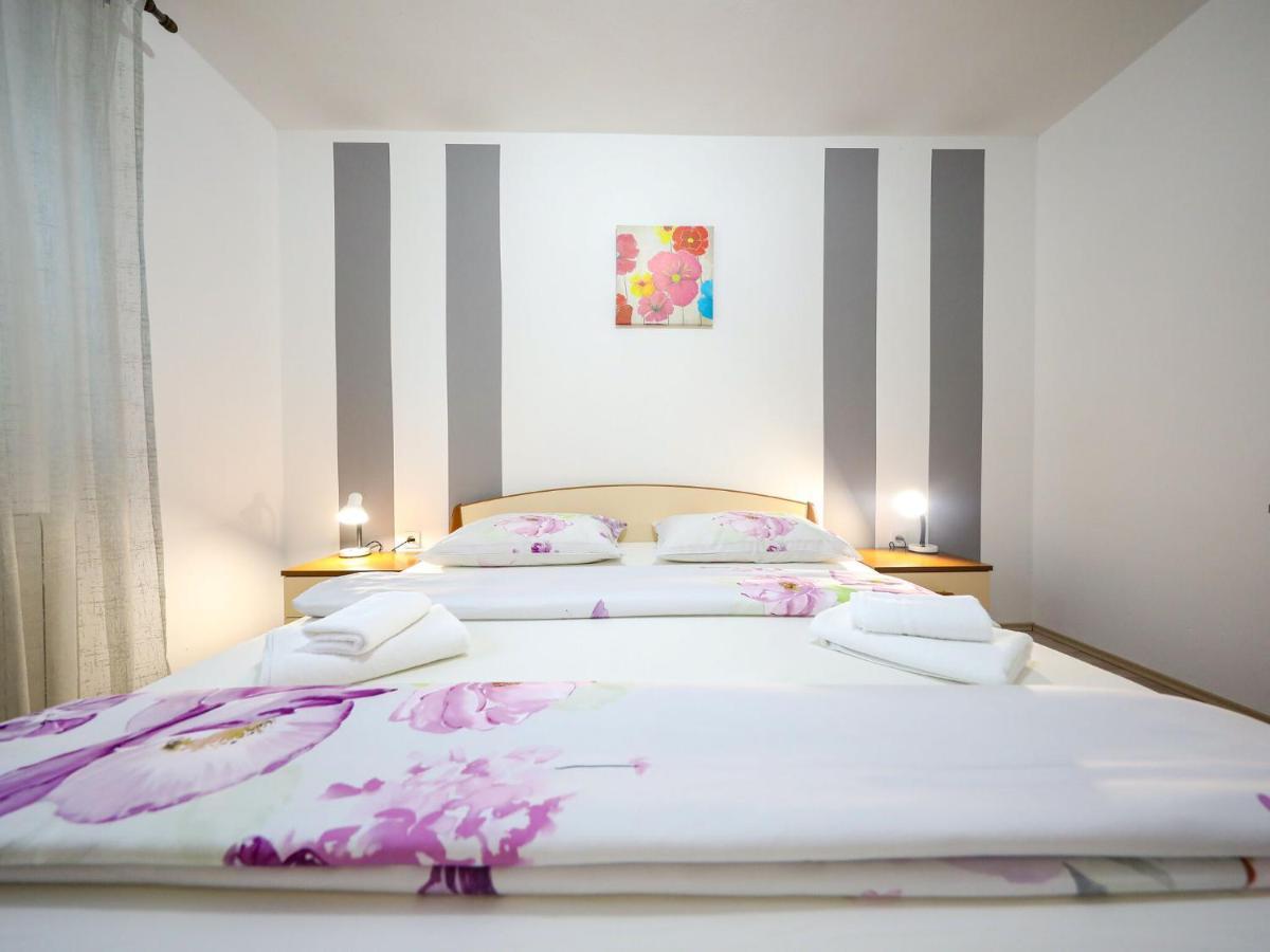 Lovely Holiday Home In Policnik With Private Pool Экстерьер фото